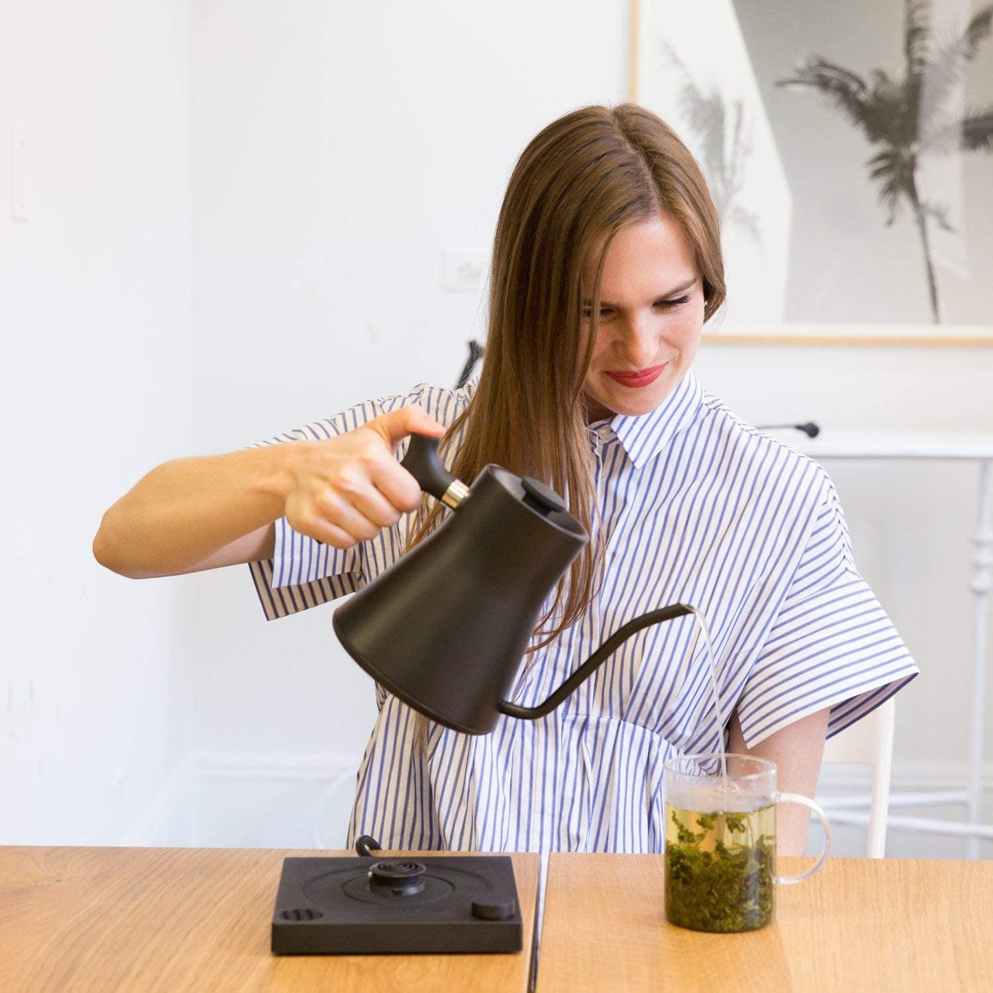 Stagg EKG Electric Gooseneck Kettle - Pour-Over Coffee and Tea Kettle - Stainless Steel Kettle Water Boiler - Quick Heating Electric Kettles for Boiling Water - Matte Black